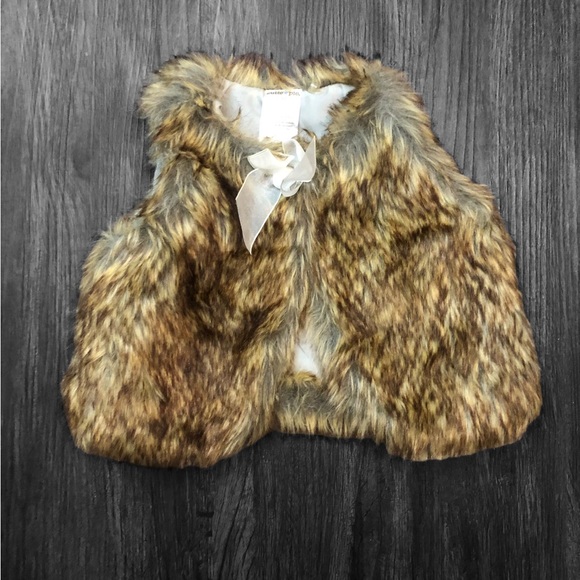 Cutie Pie Faux Fur Brown Sleeveless Button Vest Baby Girl size 12 months - Picture 2 of 6